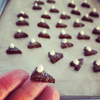 Kladdkaka örhängen