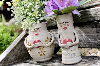 Blomsterflickor vas