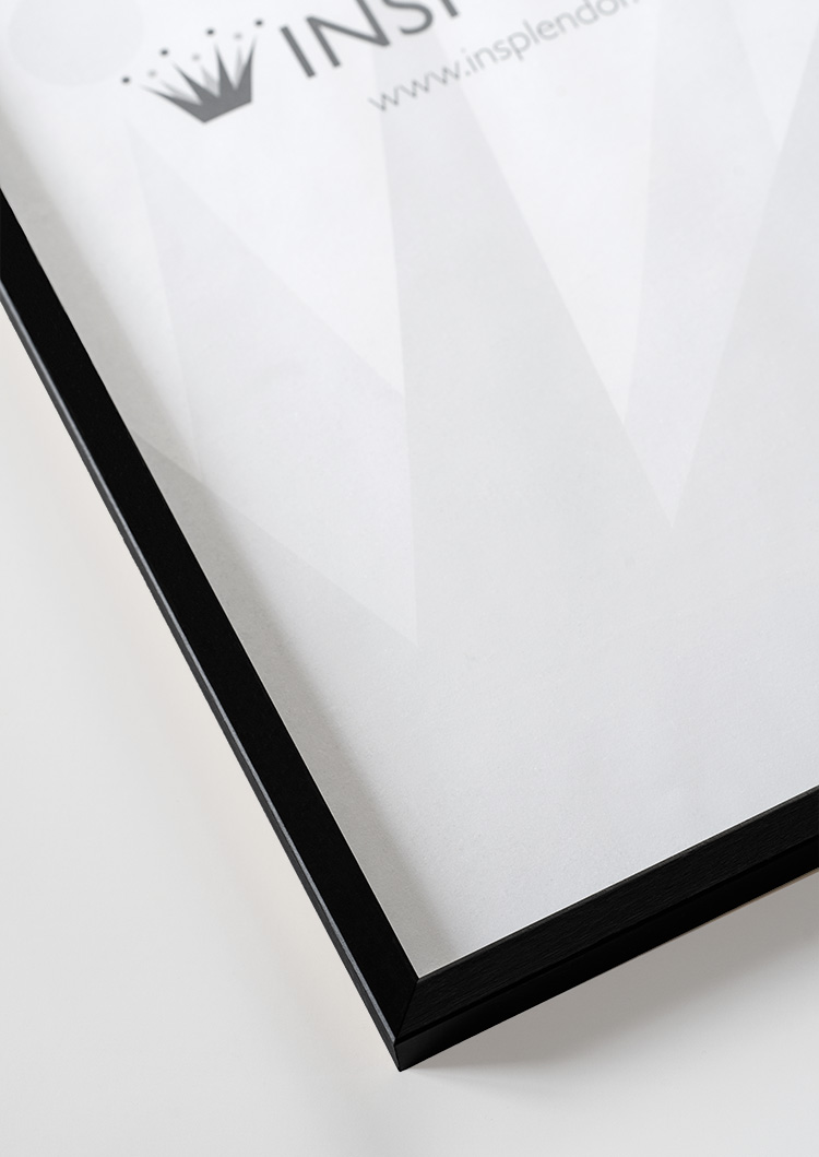 Black wood frame – width 12 mm (0,47in)