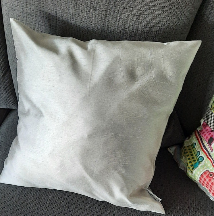 Putetrekk, 40×40, med eget personlig trykk.
