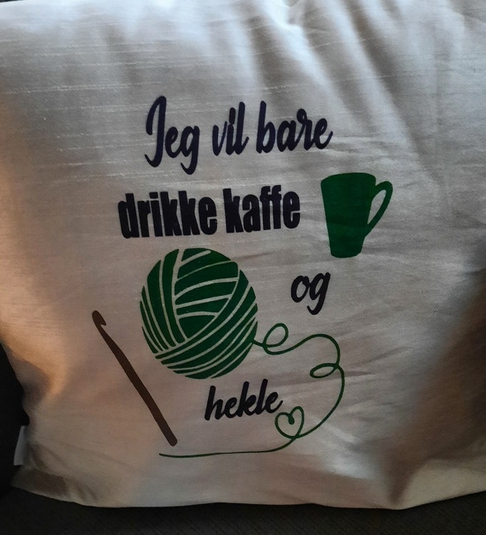 Putetrekk, 40×40, med eget personlig trykk.