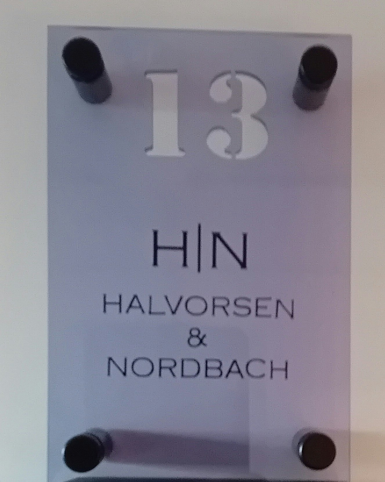 Dørskilt i akryl