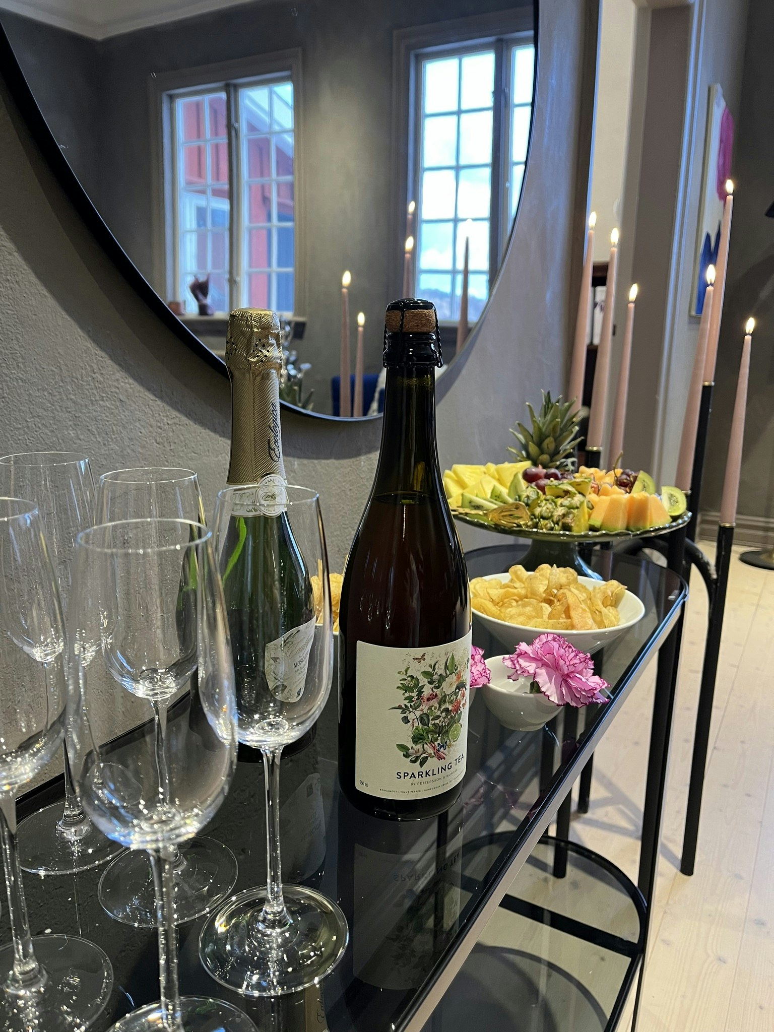 TEvent: FriYAY Tea VIP 16 maj