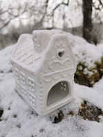 Vita pepparkakshus - Majas lyktor - Barncancerfonden