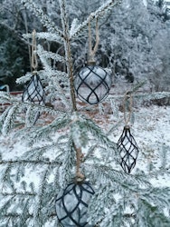 Glaskula 4 pack klarglas med svarta glittiga rutor. .