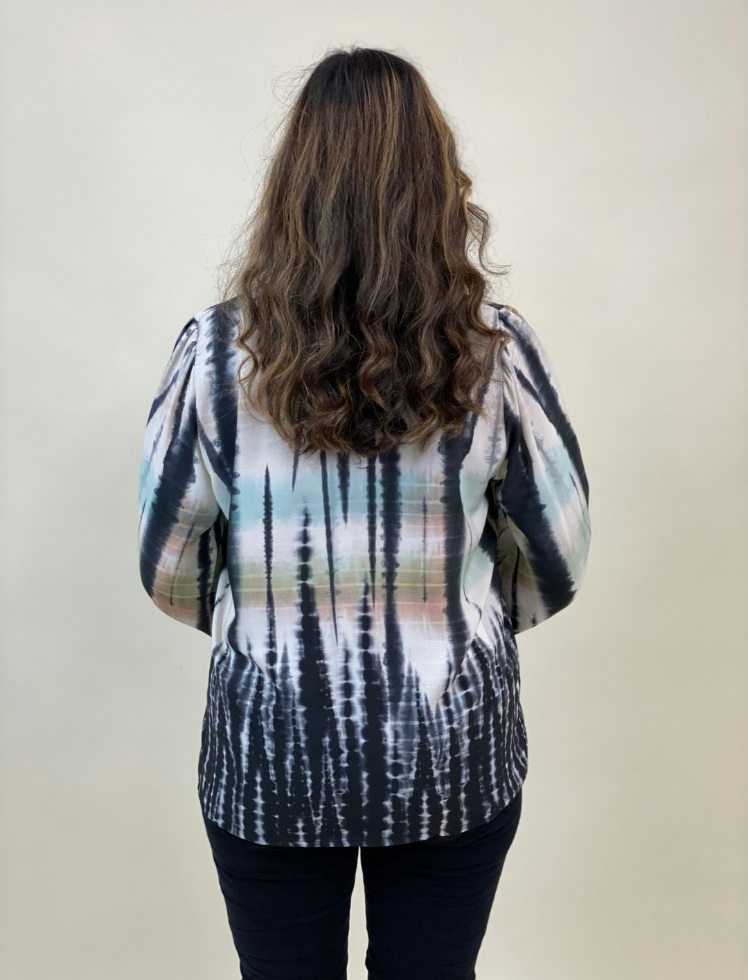 Vacker blus i viscose.