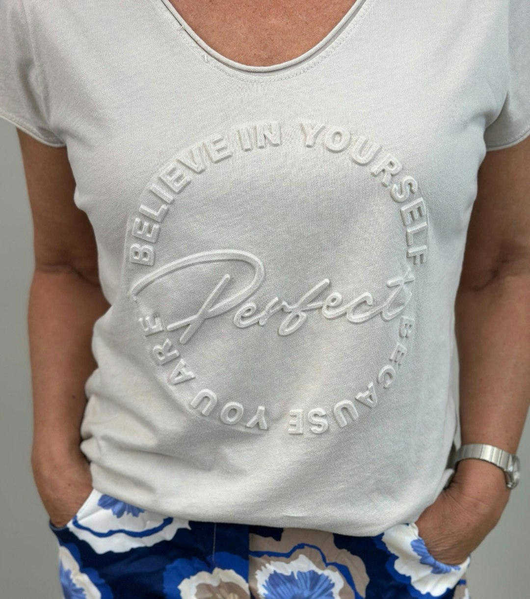T-shirt med PERFECT text
