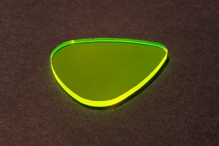 Akrylskiva Gjuten PMMA GS (3 mm ) Pop Grön Fluorescerande kanter Transparent 60 %