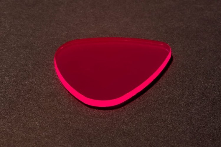 Akrylskiva Gjuten PMMA GS (3 mm ) Pop Rosa Fluorescerande kanter Transparent 60 %