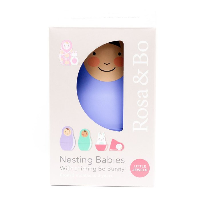 Förpackning med babyleksak Rosa & Bo i färgen Little Jewels