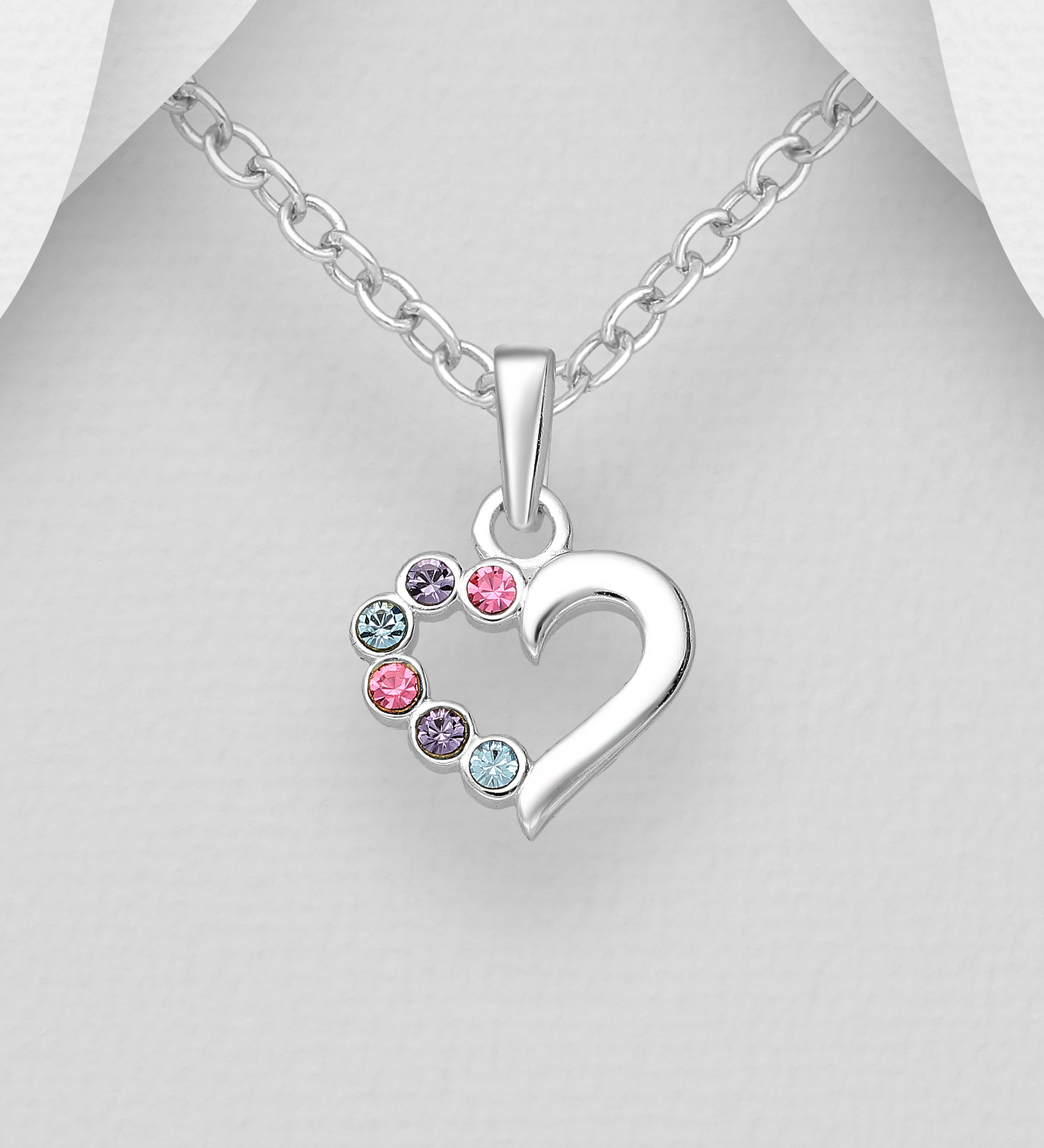Barnhalsband Hjärta i silver med färgade glittrande stenar - sött halsband till barn i äkta 925 sterling silver