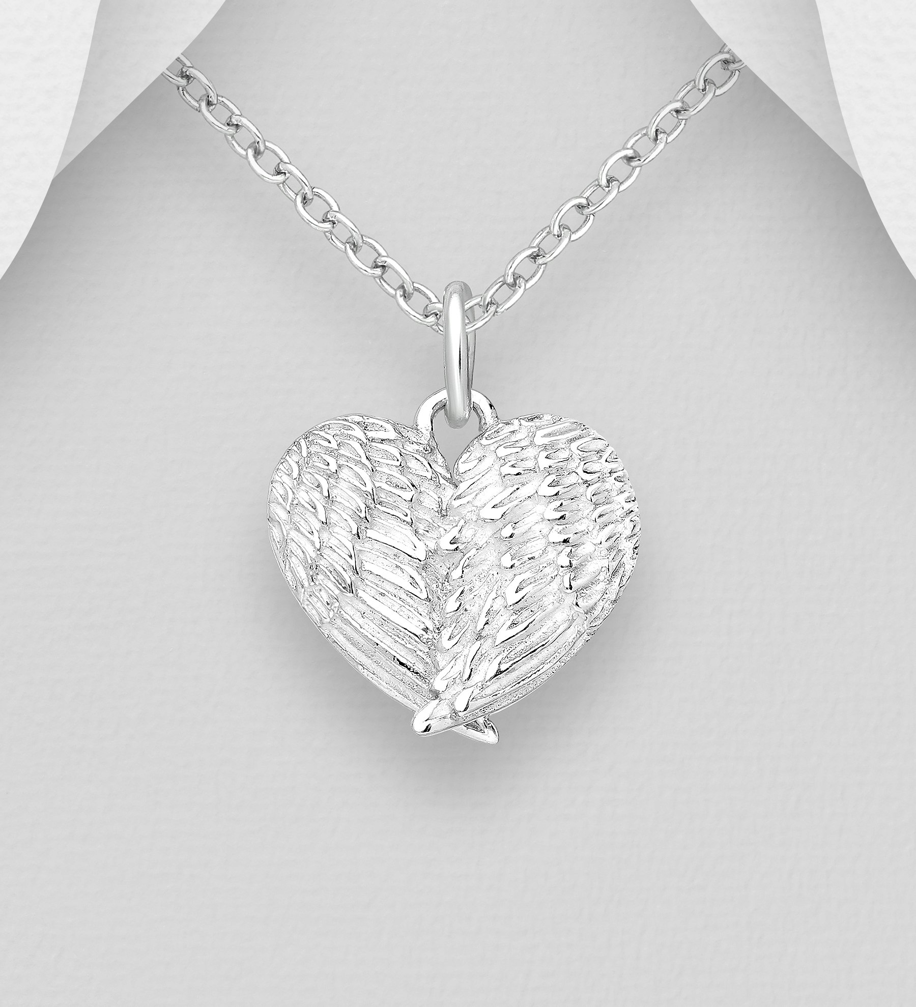 Halsband vackert Hjärta av Änglavingar - fint smycke i äkta 925 sterling silver - till vuxen eller barn