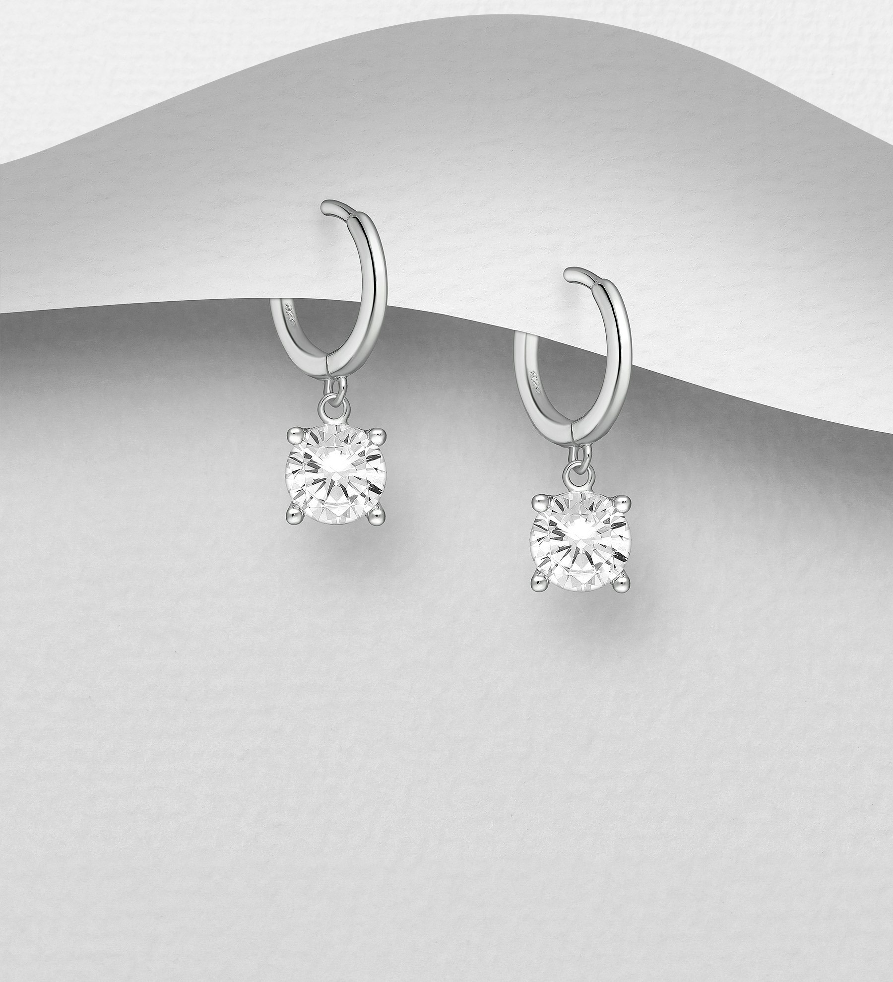 Silverörhängen hoops med diamantliknande cubic stenar - Snygga & fina örhängen, ringar i äkta sterling silver
