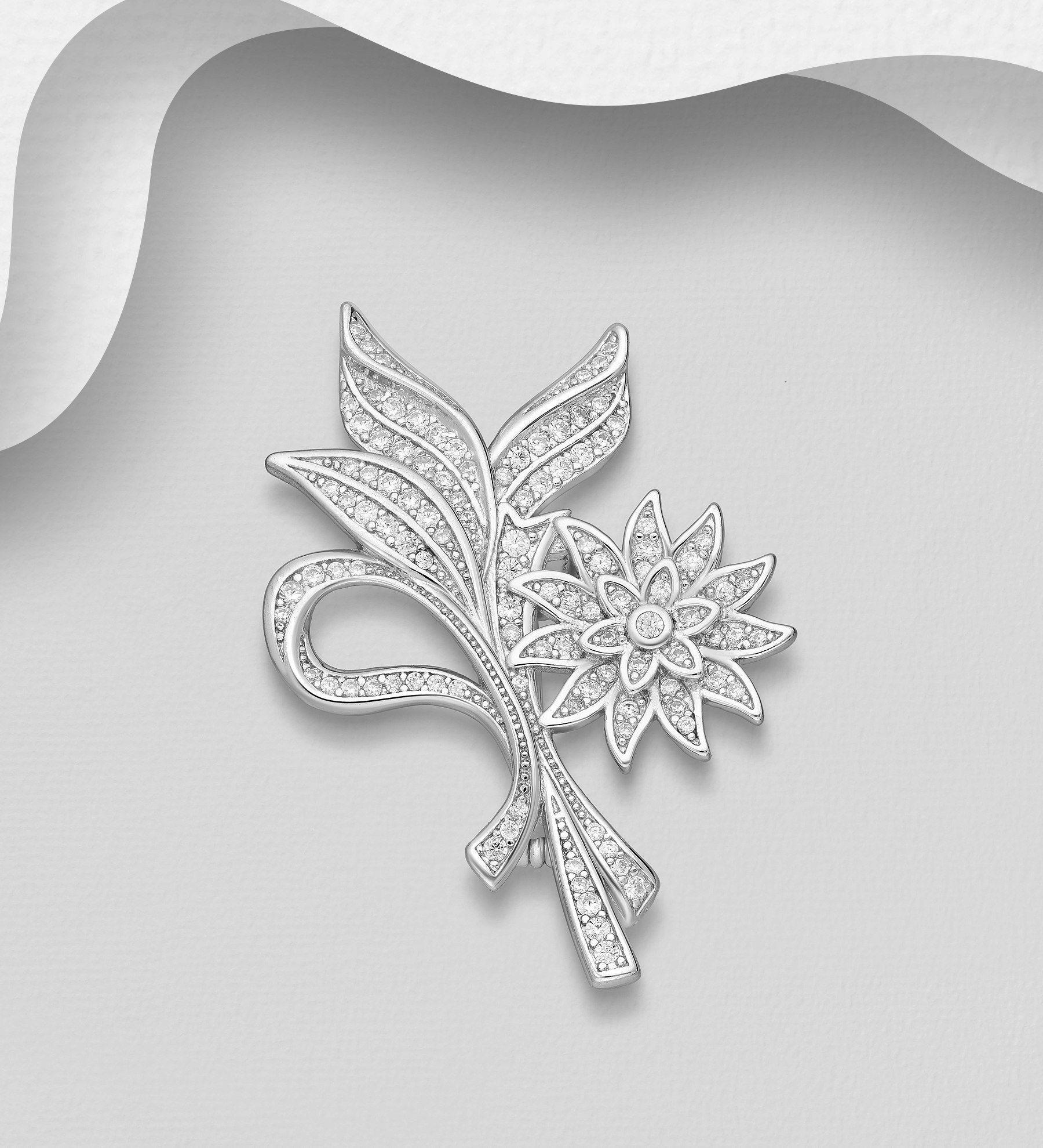 Silverbrosch i 925 sterling silver vacker blomma med glittrande  Cubic Zirkonia