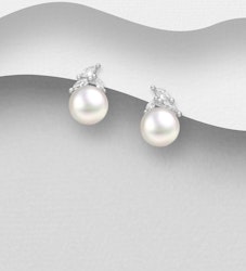 Silverörhängen eleganta sötvattenpärlor med cubic stenar