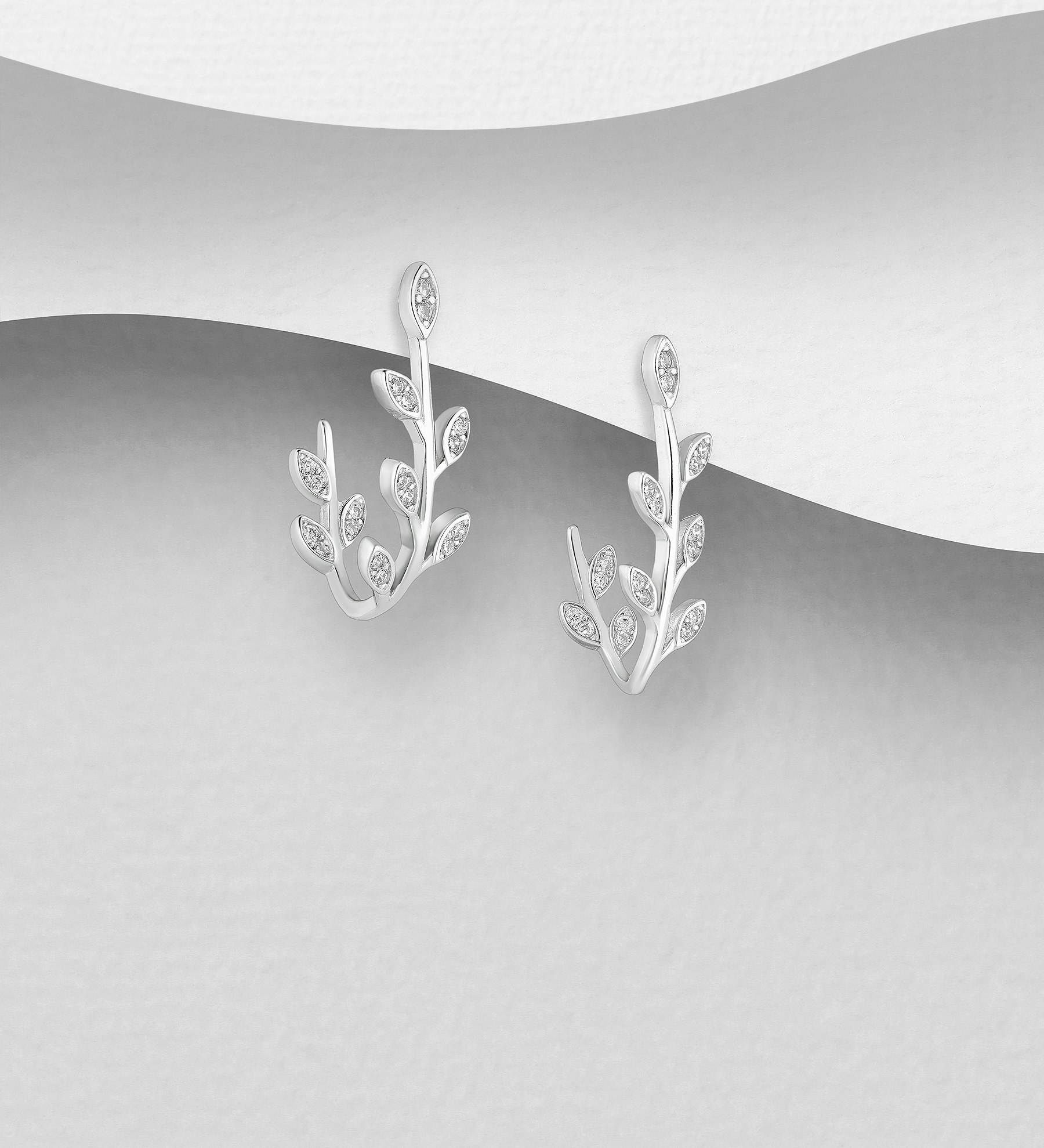 Silverörhängen - örhängen med vackra löv av Cubic Zirkonia