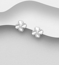 Silverörhängen studs - små Fyrklöver med sten i mitten