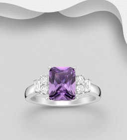 Silverring med stor rektangulär lila Cubic Zirkonia sten
