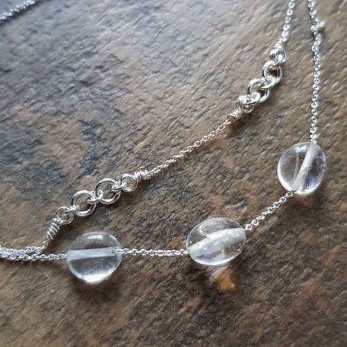 Silversmycke Tiny pebbles bergkristall