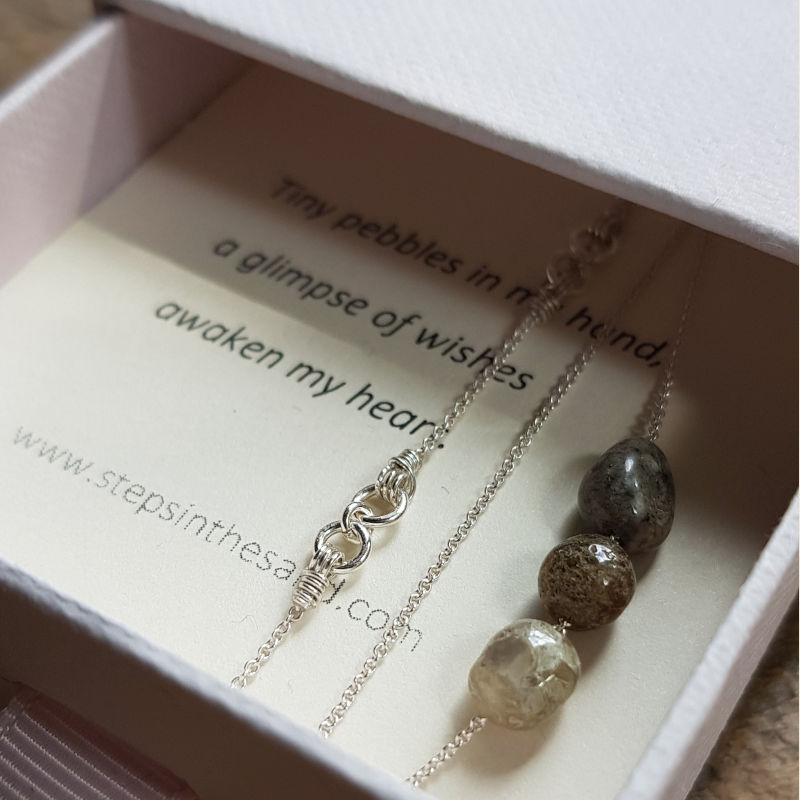 Silversmycke Tiny pebbles agat jordiga nyanser i smyckesask