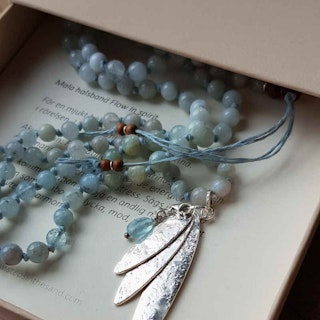 Mala halsband Flow in spirit Akvamarin