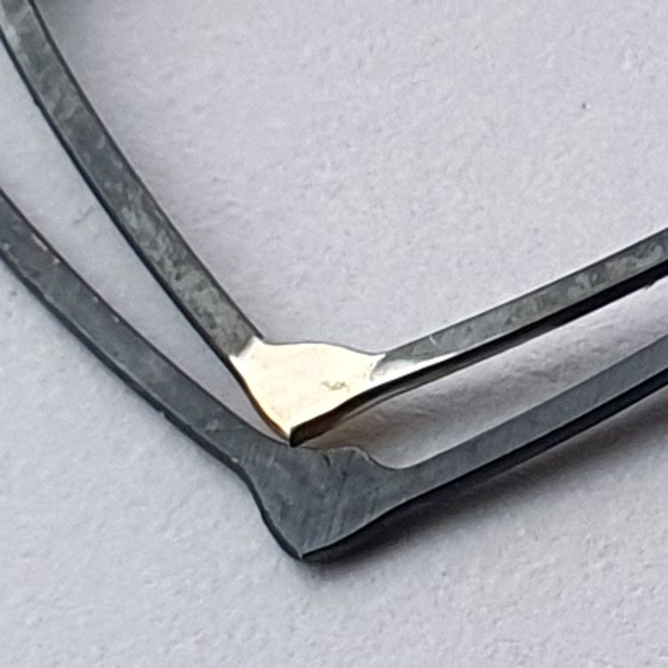 Handgjort örhänge i oxiderat silver, square double black detalj i guld