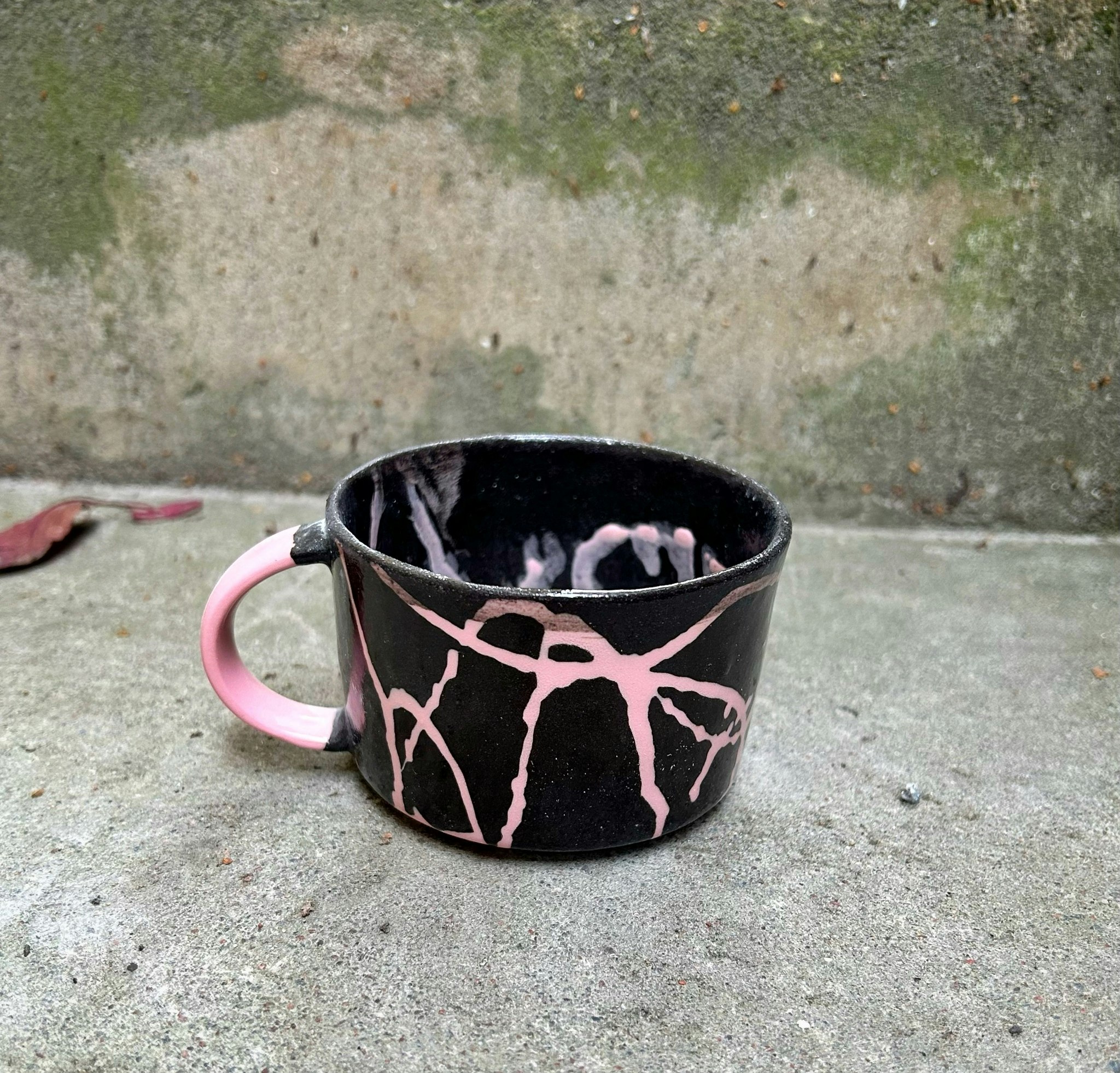 Låg kopp med öra brun/rosa