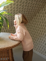 2501 Mykt til barn / Nr. 8b  Matthew Sweater