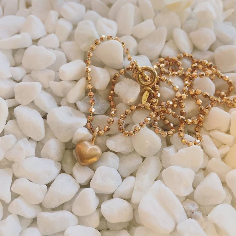 Tiny Heart - hänge i 18K guld