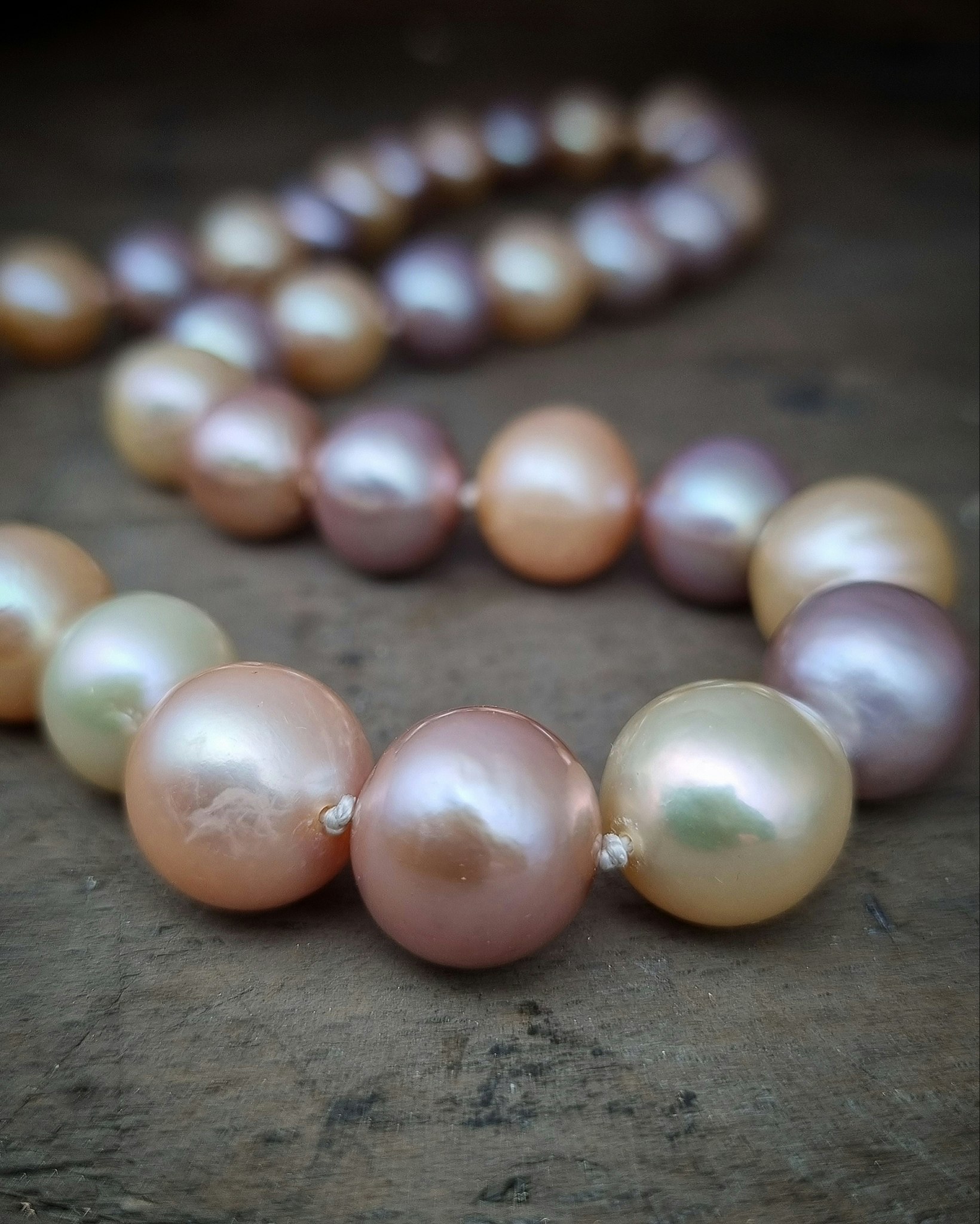 Stora sötvattenspärlor pastell - 47 cm collier