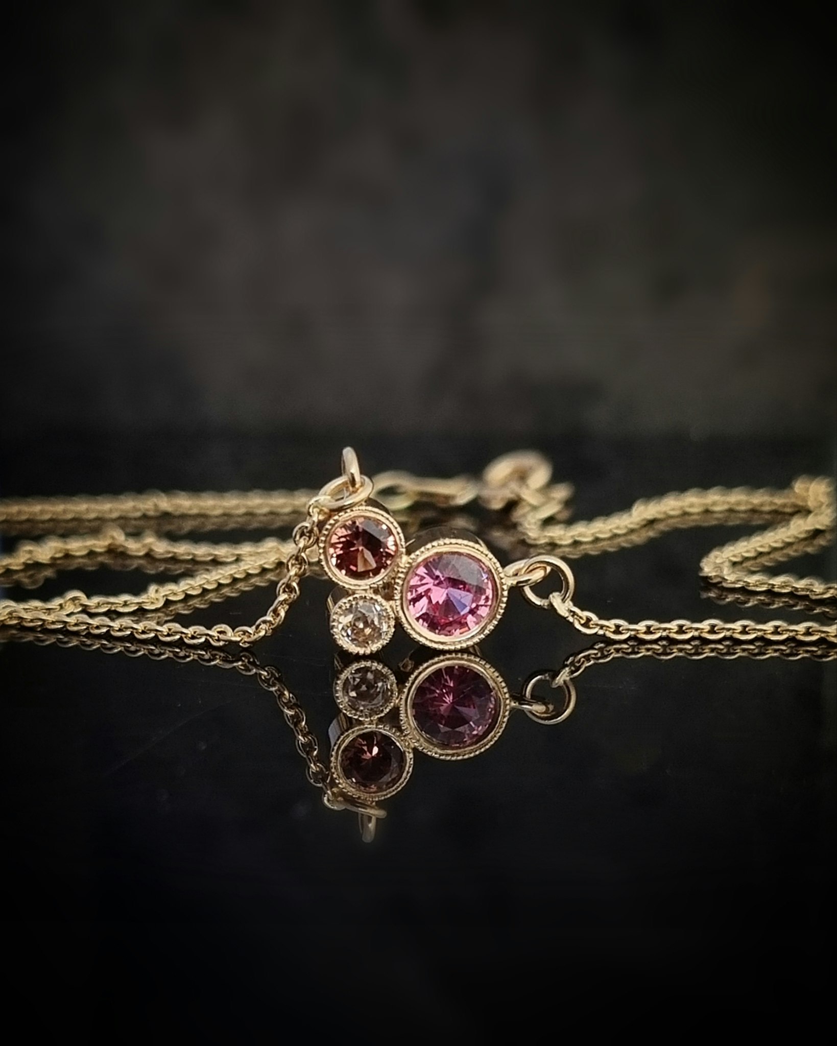 Halsband med Safirer i 18K guld