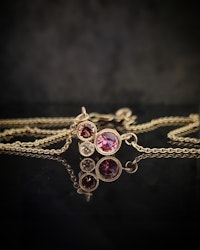 Halsband med Safirer i 18K guld