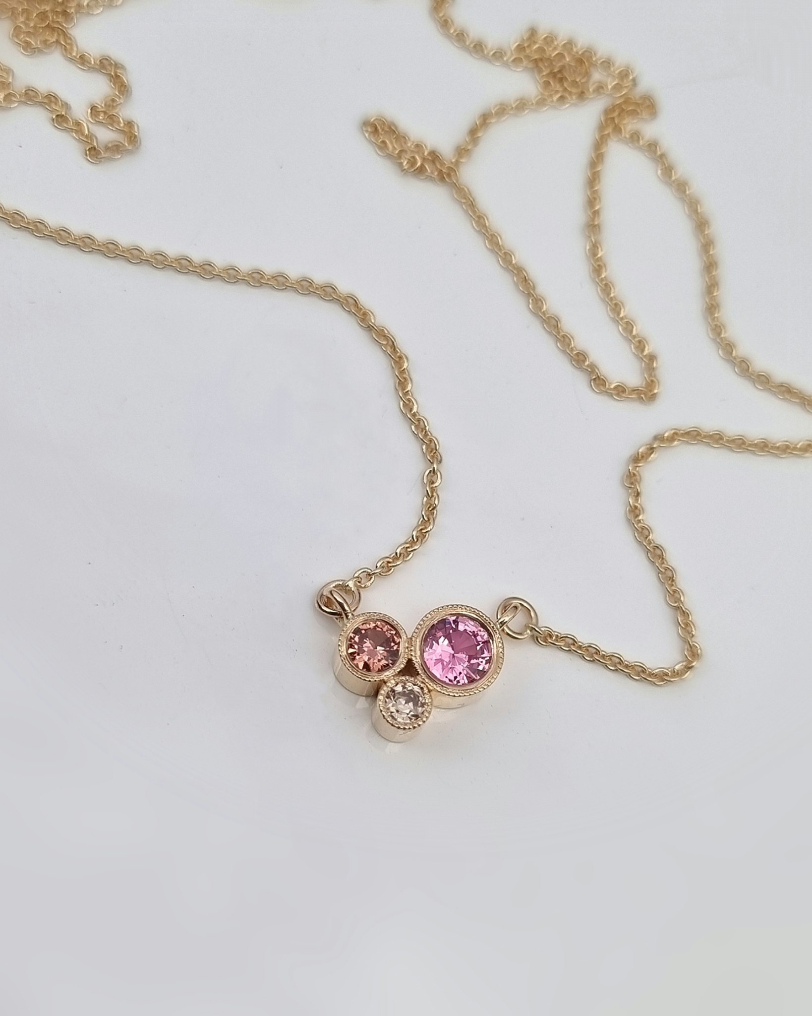 Halsband med Safirer i 18K guld