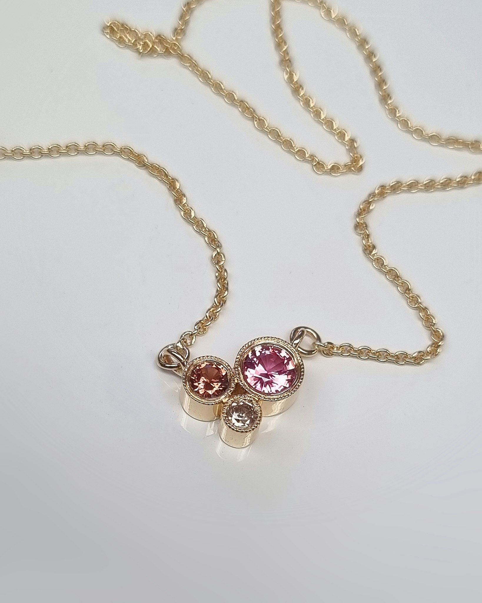 Halsband med Safirer i 18K guld