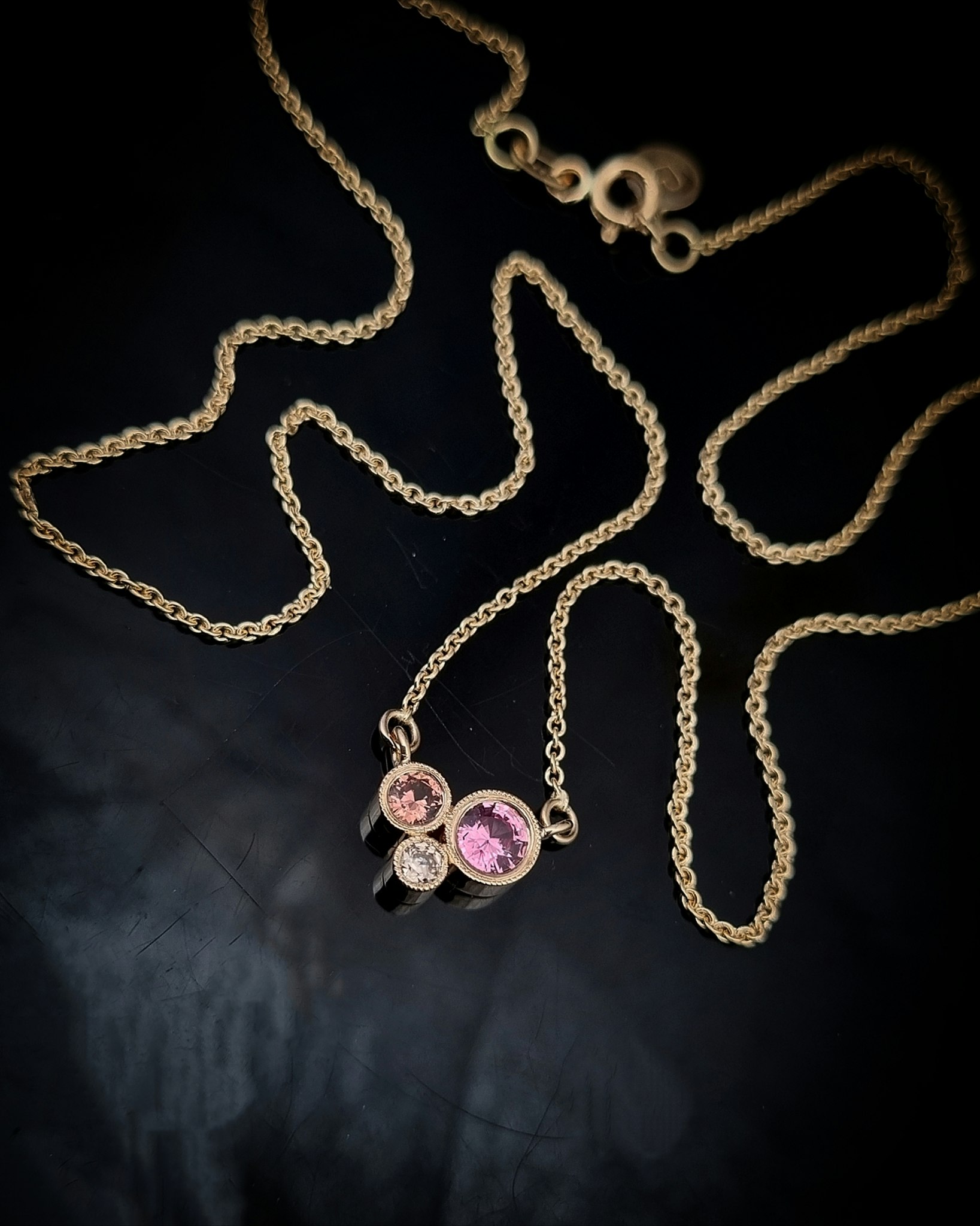 Halsband med Safirer i 18K guld