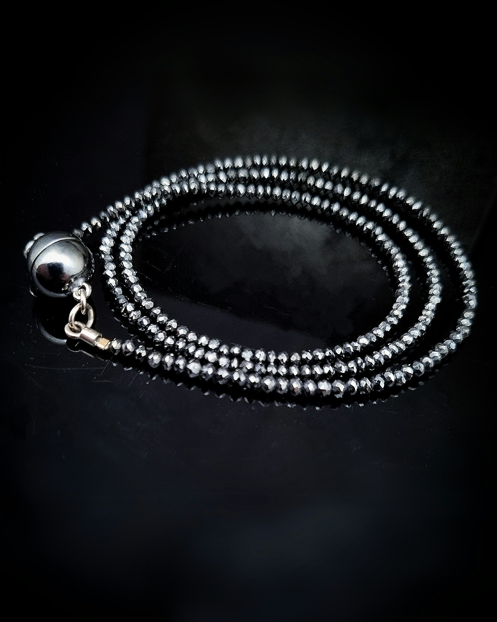 Svartgnister 18,64 ct- Diamantcollier 43 cm