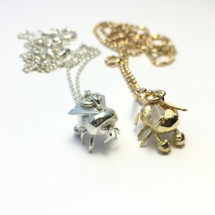 Humla - hängsmycke i 925 silver