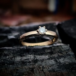 Precious six  - solitär med 0,10 ct diamant