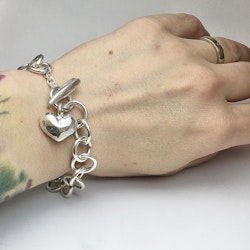 Raw Hearts - Kraftigt armband i massivt silver