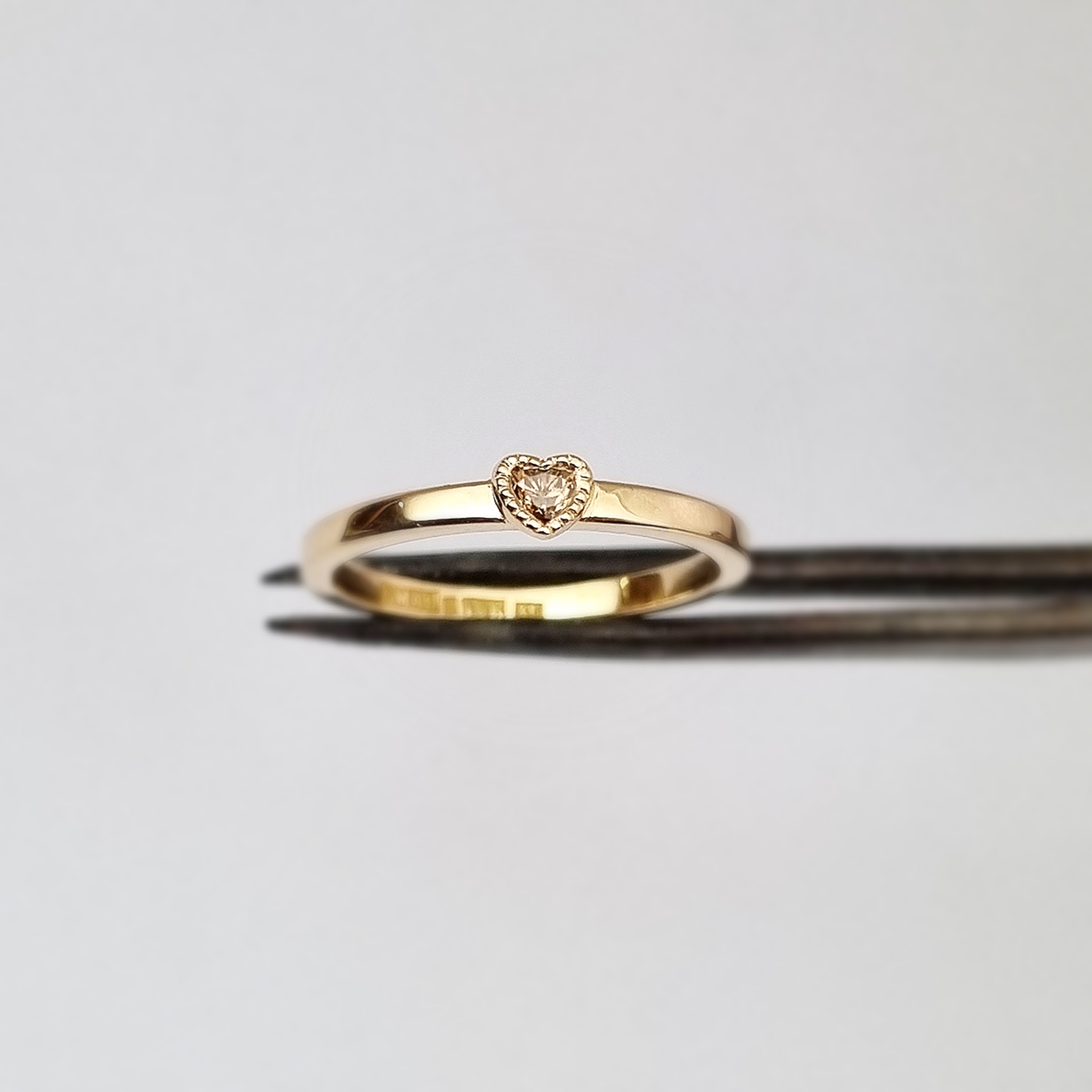 Lilla hjärtat - 18K ring med hjärtslipad coffeediamant