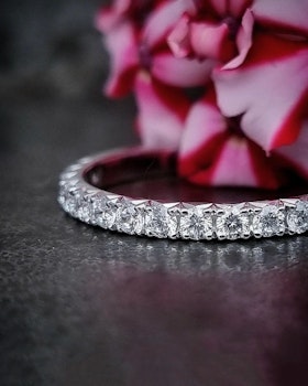 Klassisk alliansring fishtail - handgjord i 18K