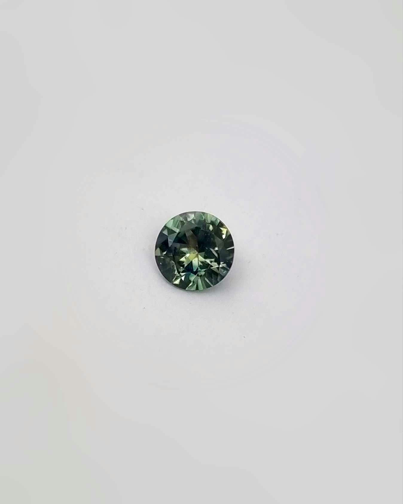 Precious Six - vitguldsring 18K med grön Safir 4,6 mm