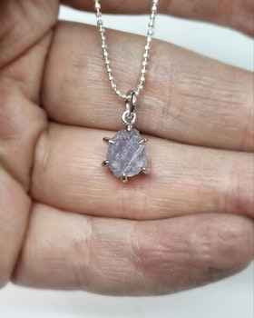 Rosalila råsafir 2.68 ct - hänge i 18K vitguld
