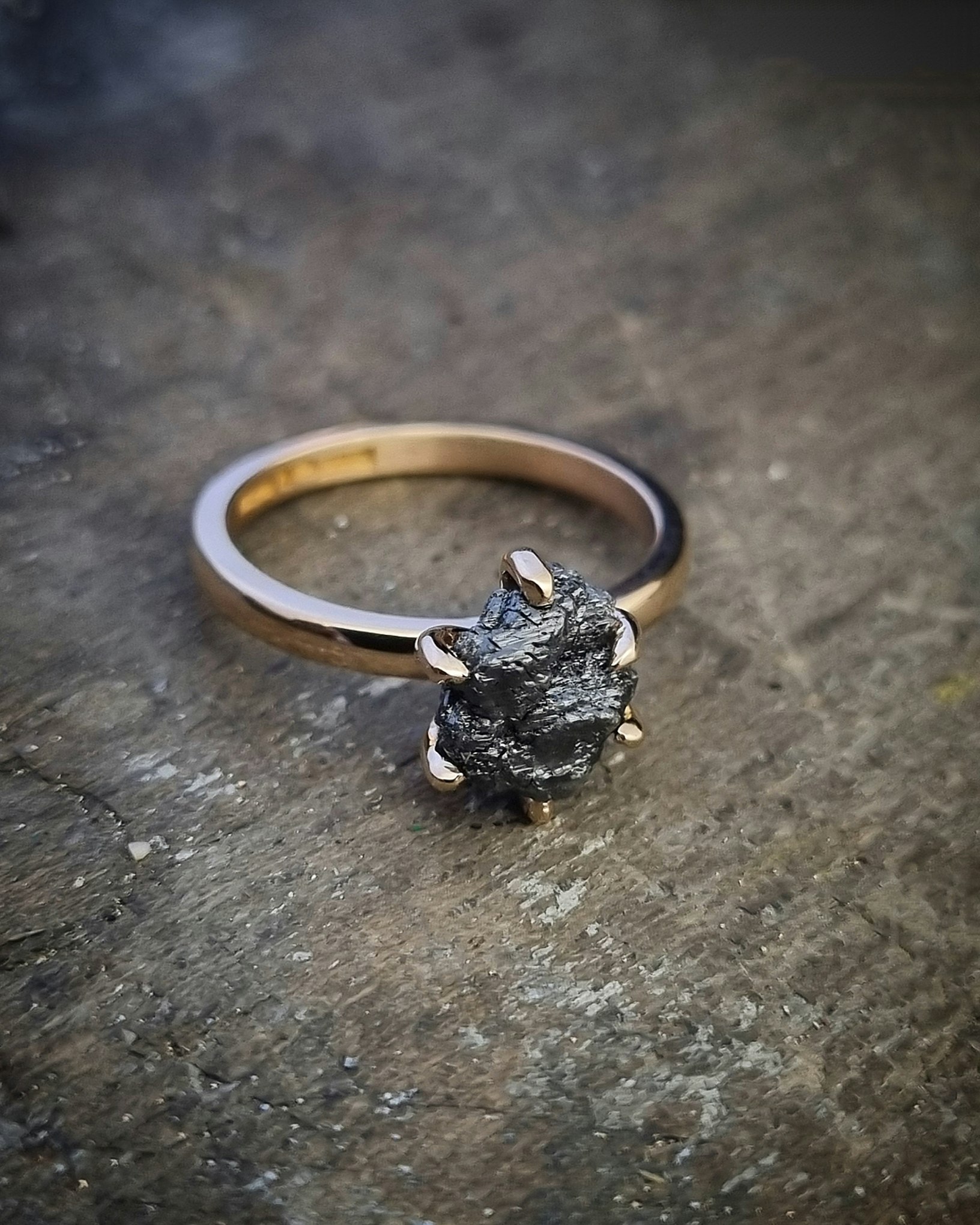 Precious Raw - rådiamantring  2,42 ct