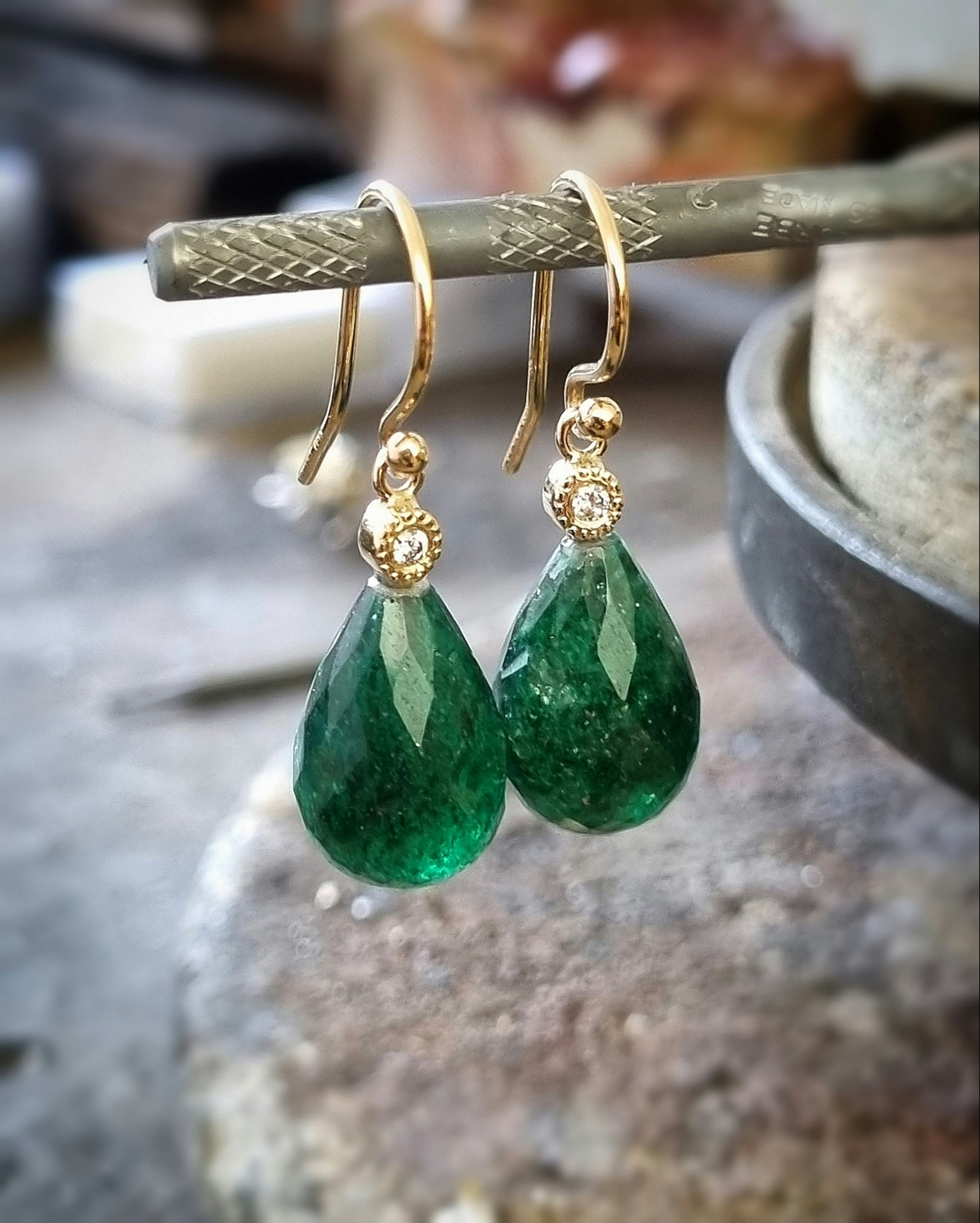 Aventuriner med champagnediamanter - örhängen i 18K