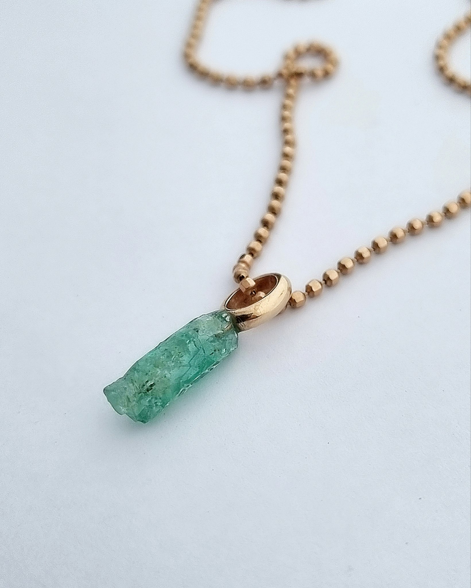 Mintsmaragd 1,61 ct - naturlig råkristall