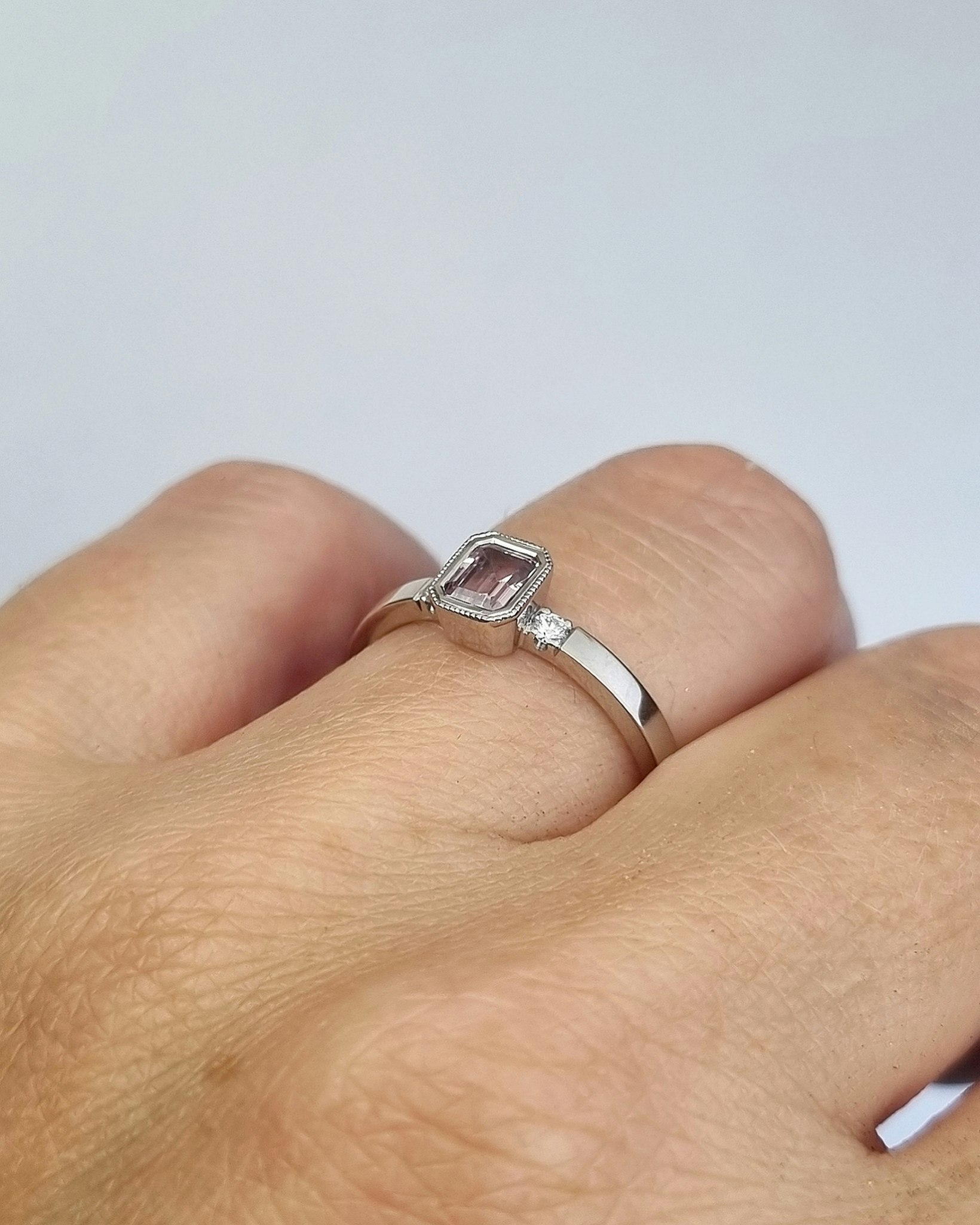 Cotton Candy - 18K vitguldsring med rosa Safir och briljanter