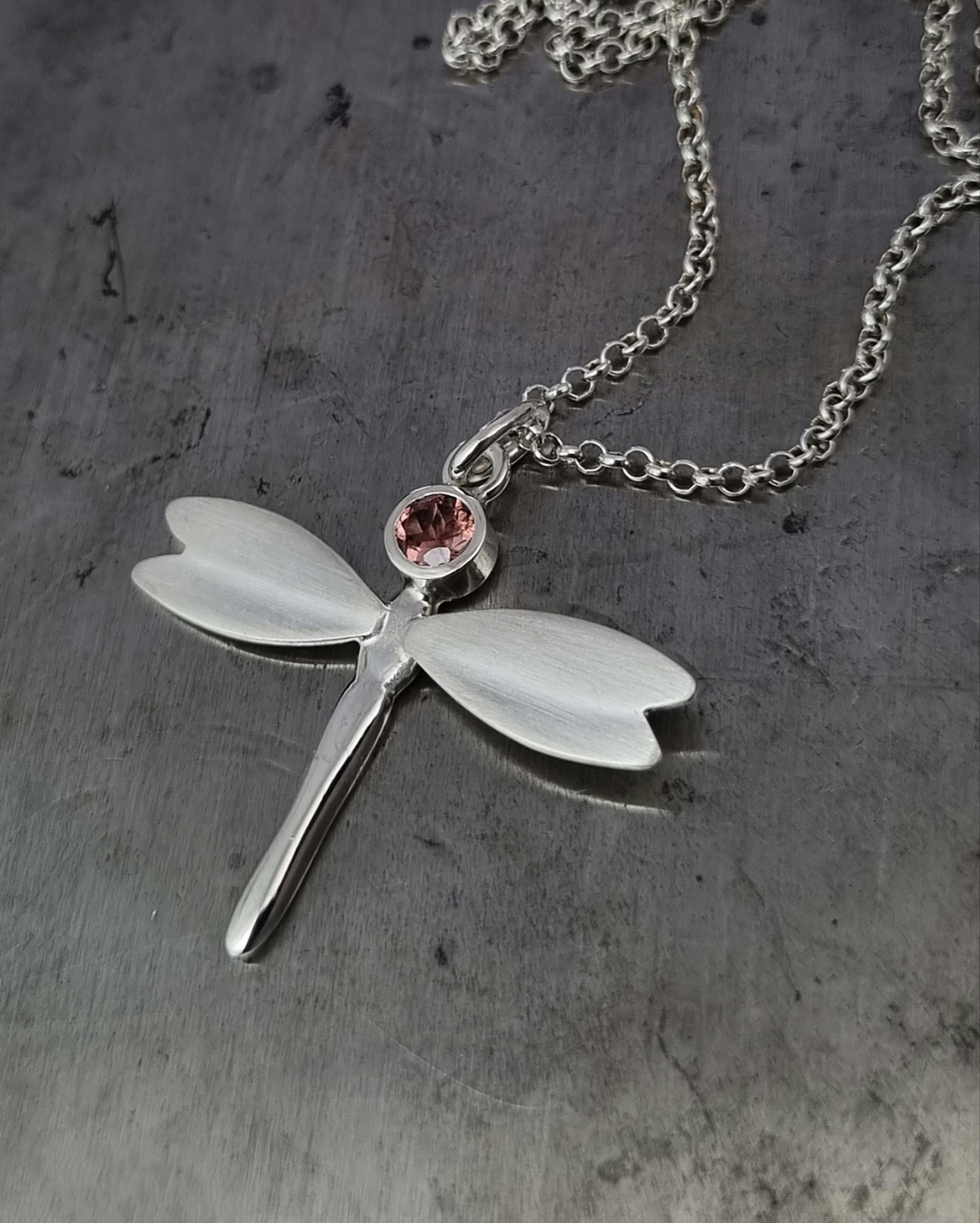 Trollslända med rosa Turmalin - hänge i silver