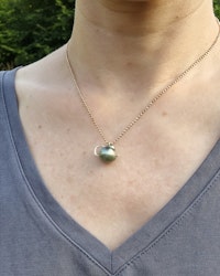 Baby Tahiti Mouse - pärlhänge i 18K guld