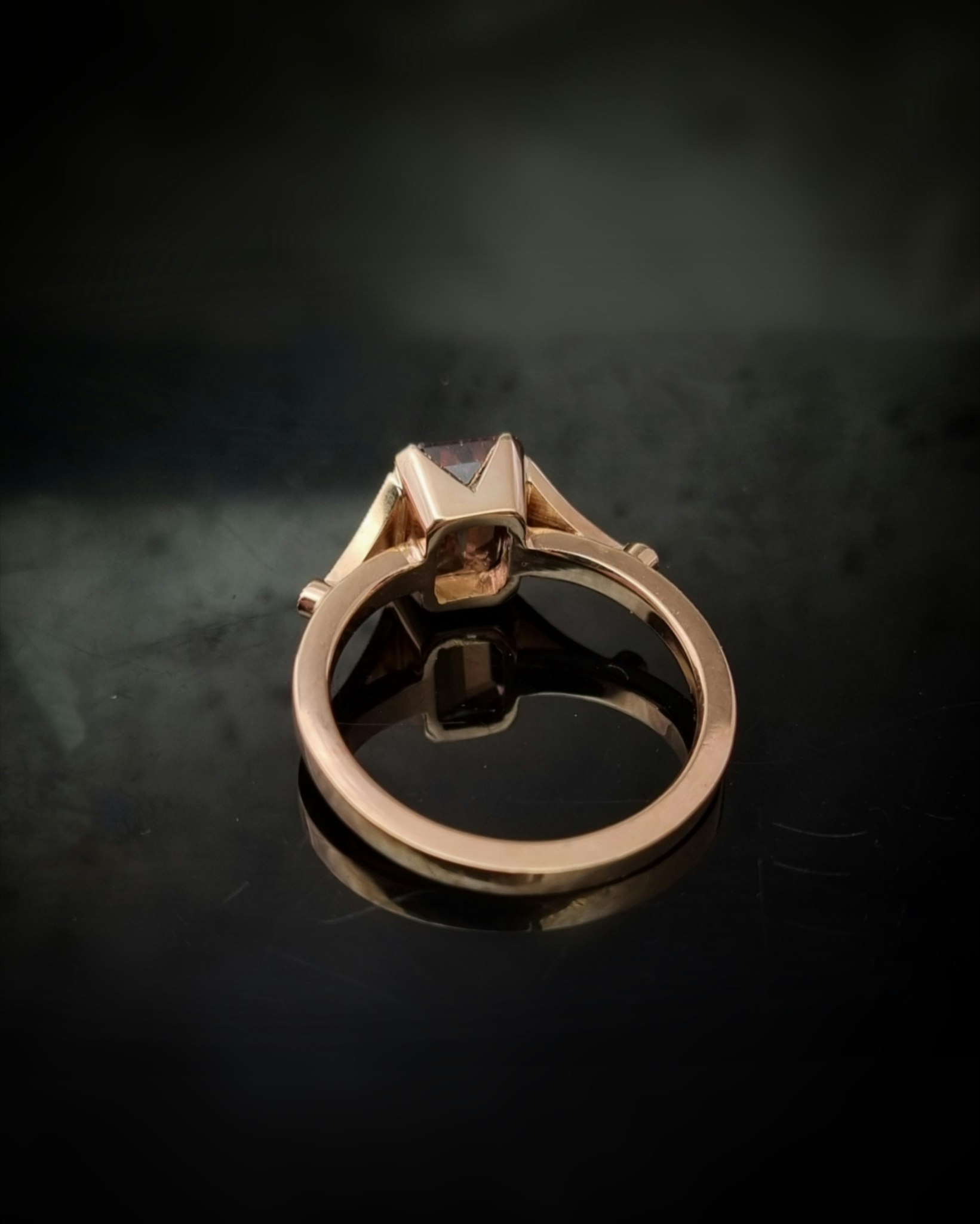 Rusty Rose - Safirring i 18K guld
